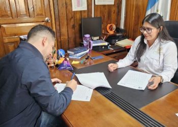 Codede de Jalapa firma convenios para proyectos ordinarios en el departamento
