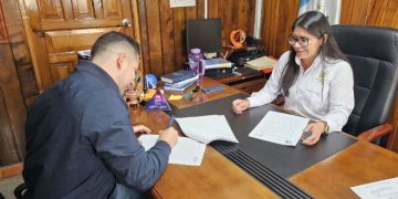 Codede de Jalapa firma convenios para proyectos ordinarios en el departamento