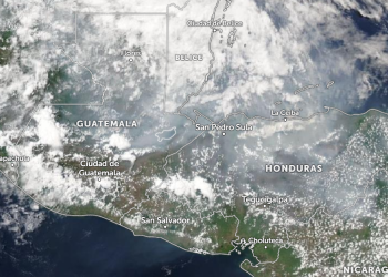 El Ministerio de Educación mantiene la suspensión de clases en las áreas más afectadas por las lluvias.