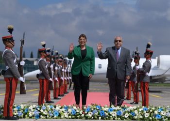 Presidenta de Honduras, Xiomara Castro, arriba a Guatemala