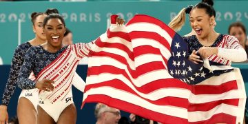 Simone Biles conduce a Estados Unidos al oro por equipos
