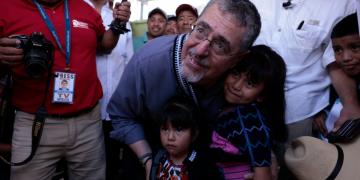 La visita del Presidente ocurrió en el marco de la vacunación contra el sarampión y la polio. / Foto: Noé Pérez.