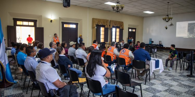 Codred de Alta Verapaz da seguimiento al desplazamiento de huracán Beryl