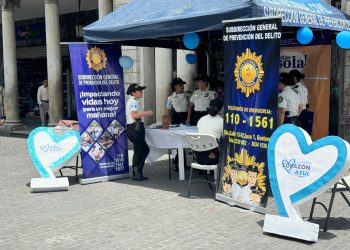 Espacio informativo de la PNC, sobre la trata de personas, en la zona 1 capitalina. /Foto: AGN.