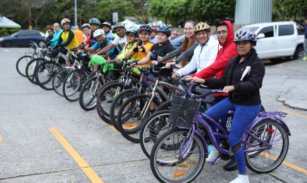 A través del Bicitour, el IGSS promueve las actividades deportivas en la ciudad capital. / Foto: IGSS.