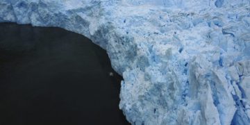 Estudio revela por qué el deshielo es más rápido en los glaciares de la Antártida Occidental.