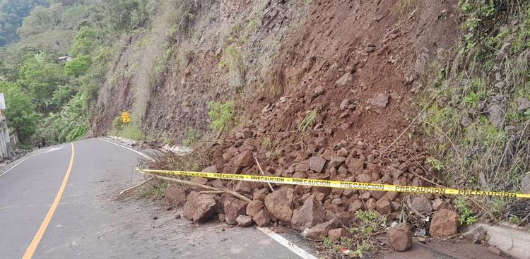 Comred de San Luis Jilotepeque da respuesta a deslizamiento en La Montaña