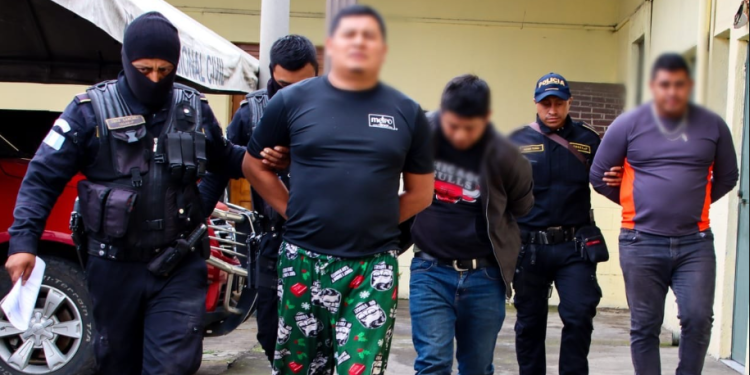 Operativos por bono 14 permiten captura de banda de asaltantes de buses en Chimaltenango