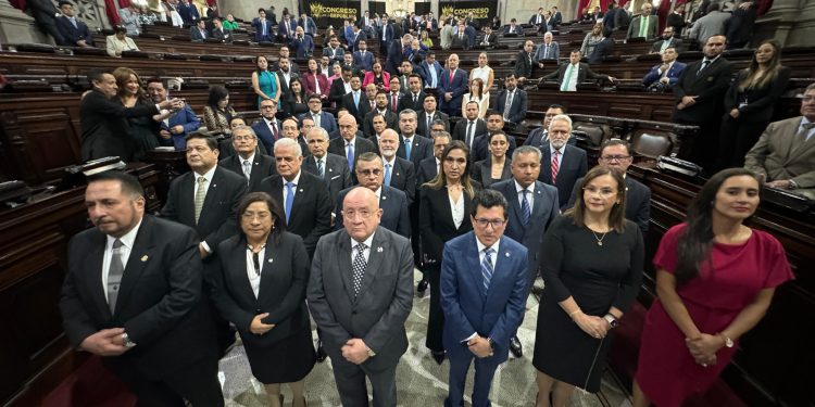 Diputados del Congreso de la República juramentaron a los integrantes de la comisiones de postulación de magistrados para la Corte Suprema de Justicia y de las cortes de Apelaciones. / Foto: Byron De La Cruz.