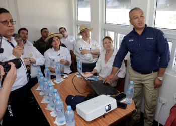 El presidente Bernardo Arévalo visita el puesto fronterizo El Ceibo, con México, en La Libertad, Petén, previo a su reunión con el Consejo Nacional de Seguridad.