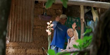 Doña María Guadalupe recibió bono social para la compra de alimentos