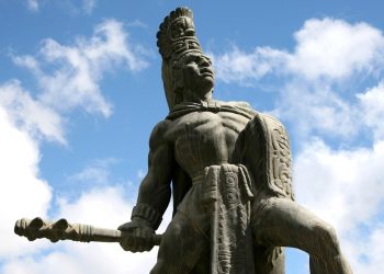 Escultura de Tecún Umán, en Quetzaltenango. / Foto: Olintepeque.