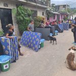 Vecinos afectados por lluvias reciben ayuda humanitaria de Conred