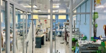 En el servicio de recién nacidos del Hospital Nacional de Jutiapa nacen unos 300 bebés cada mes.