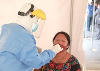 IGSS refuerza medidas de vigilancia epidemiológica ante un leve repunte de casos de COVID-19, en el país. / Foto: IGSS.