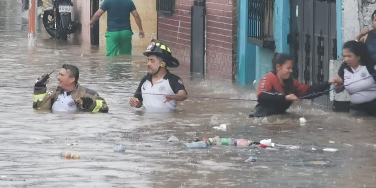 Conred atiende 17 nuevos incidentes por lluvias en las últimas horas