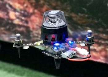 Los minidrones son capaces de recorrer hasta cien metros y volver a donde salieron.