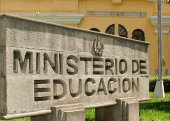 Mineduc recupera Dirección Departamental de Educación tomada por STEG