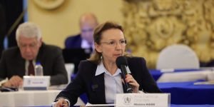 La ministra de Ambiente, Patricia Orantes, señala que se debe fomentar la construcción de ciudades verdes y sostenibles.