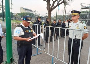 Continuarán las revisiones de seguridad a funcionarios, anunció Santiago Palomo.