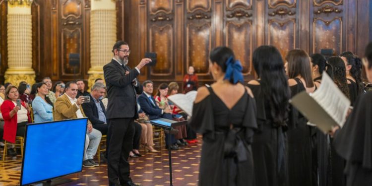 Ministerio de Cultura y Deportes entrega premio a tres destacados maestros de la música. / Foto: MCD.