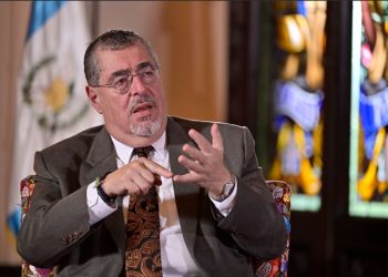 Presidente Bernardo Arévalo, en entrevista con Guatevisión y Prensa Libre./ Foto: Álvaro Interiano.