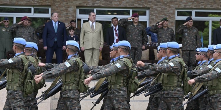 Presidente: “Me siento honrado que tomen la responsabilidad de representar a Guatemala”