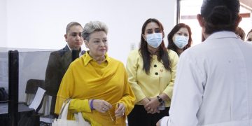 La primera dama de la Nación, Lucrecia Peinado, se reunió con directivos de Fundabiem para gestionar apoyo para las personas con discapacidad. / Foto: SOSEP.