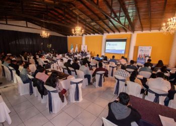 Alcaldes y personal técnico de municipalidades de Sacatepéquez y Chimaltenango participan en el primer taller sobre planificación.