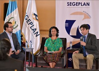 Segeplan realiza conversatorio sobre la innovación de políticas públicas. / Foto: Álvaro Interiano.