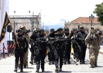 La PNC, con sus 43 mil agentes, sigue siendo una institución fundamental para la estabilidad del país. / Foto: Daniel Ordóñez.