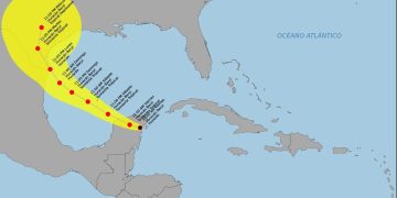 El huracán Beryl ha llegado a la península de Yucatán, México y se espera que en las próximas horas se degrade a tormenta tropical.