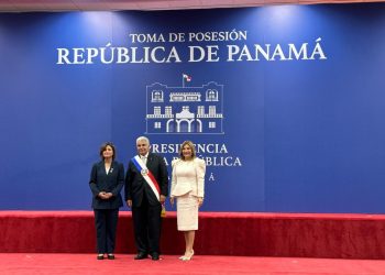 Vicepresidenta Karin Herrera asiste a toma de posesión de José Raúl Mulino como presidente de Panamá