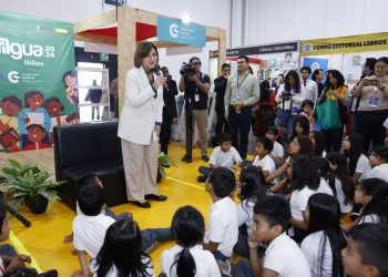 Vicepresidenta incentiva la lectura en niños, niñas y adolescentes guatemaltecos. / Foto: DCA.