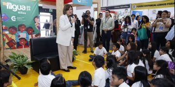 Vicepresidenta incentiva la lectura en niños, niñas y adolescentes guatemaltecos. / Foto: DCA.