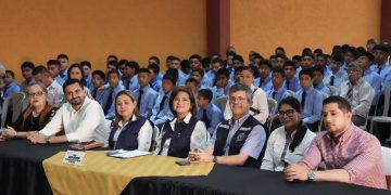 Vicepresidenta Karin Herrera participó en taller informativo organizado por SVET para jóvenes en Jalapa. / Foto: Vicepresidencia de la República.