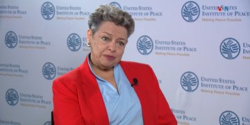 La primera dama, doctora Lucrecia Peinado compartió sus metas para contribuir al desarrollo y empoderamiento de los jóvenes, en una entrevista con La Voz de América. /Foto: captura La Voz de América.