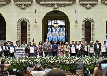 Gobierno condecora a 48 Cantones de Totonicapán con la Orden Nacional del Patrimonio Cultural