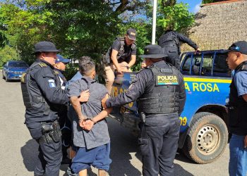 Capturan a dos hombres por femicidio y secuestro de la hija de uno de ellos. / Foto: PNC.
