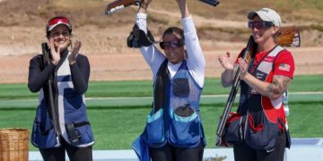 La tiradora guatemalteca Adriana Ruano gana la primera medalla olímpica de oro para Guatemala.