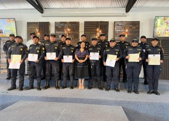 Acto protocolario con motivo del XVII aniversario de la PNC en Sacatepéquez