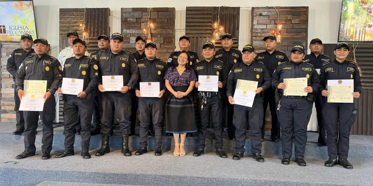 Acto protocolario con motivo del XVII aniversario de la PNC en Sacatepéquez