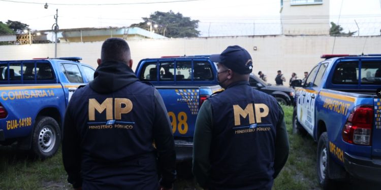 PNC y Fiscalía intervienen Pavoncito buscando indicios por asesinatos