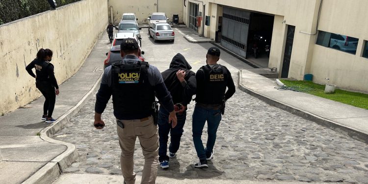 Deic captura a presunto criminal en San Miguel Ixtahuacán./ Foto: PNC.