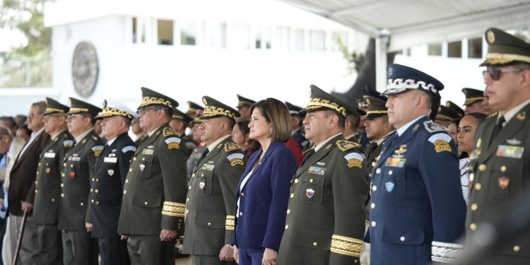 Vicepresidenta felicita y destaca la labor del Cuerpo de Ingenieros del Ejército de Guatemala