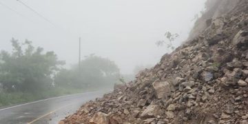 Respuesta inmediata por deslizamientos de tierra en rutas de Jalapa y San Luis Jilotepeque