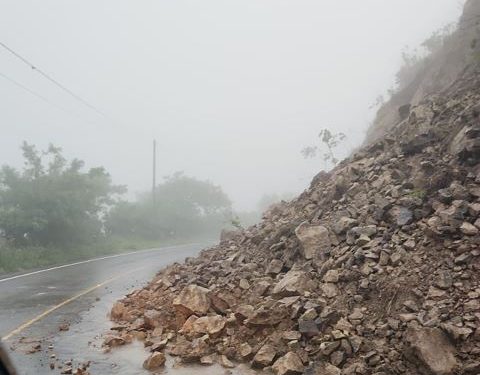 Respuesta inmediata por deslizamientos de tierra en rutas de Jalapa y San Luis Jilotepeque