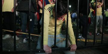 El silencio por el agónico gol de Argentina apaga la fiesta en Colombia