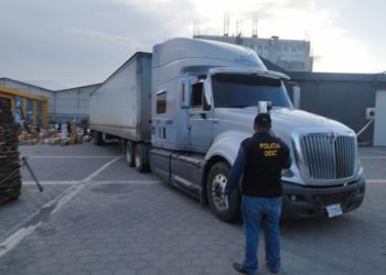 PNC recupera camión con mercadería valorada en más de 200 mil quetzales