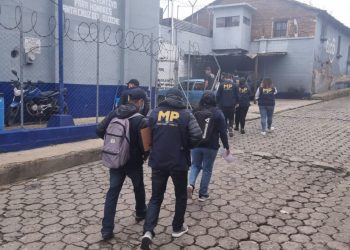 Operativo de hoy en Quiché sigue a una intervención similar realizada ayer en el mismo centro penitenciario. / Foto: MP.